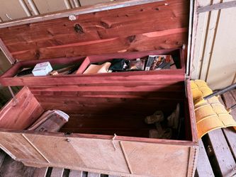 Cedar Chest Pristine!!