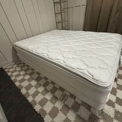 Queen Sealy Mattress 