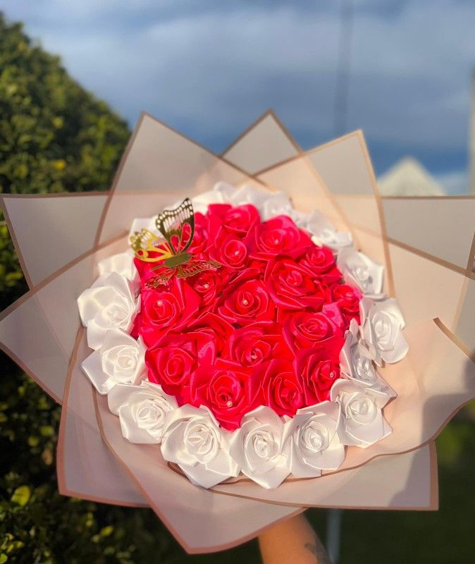 Ramo De 33 Flores Eternas/Bouquet Of 33 Eternal Flowers