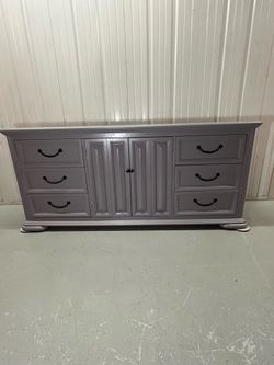 Vintage nine drawer dresser