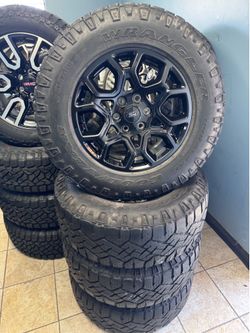 OEM ford f150 wheels 18" with good used tires LT275-65-18 goodyear