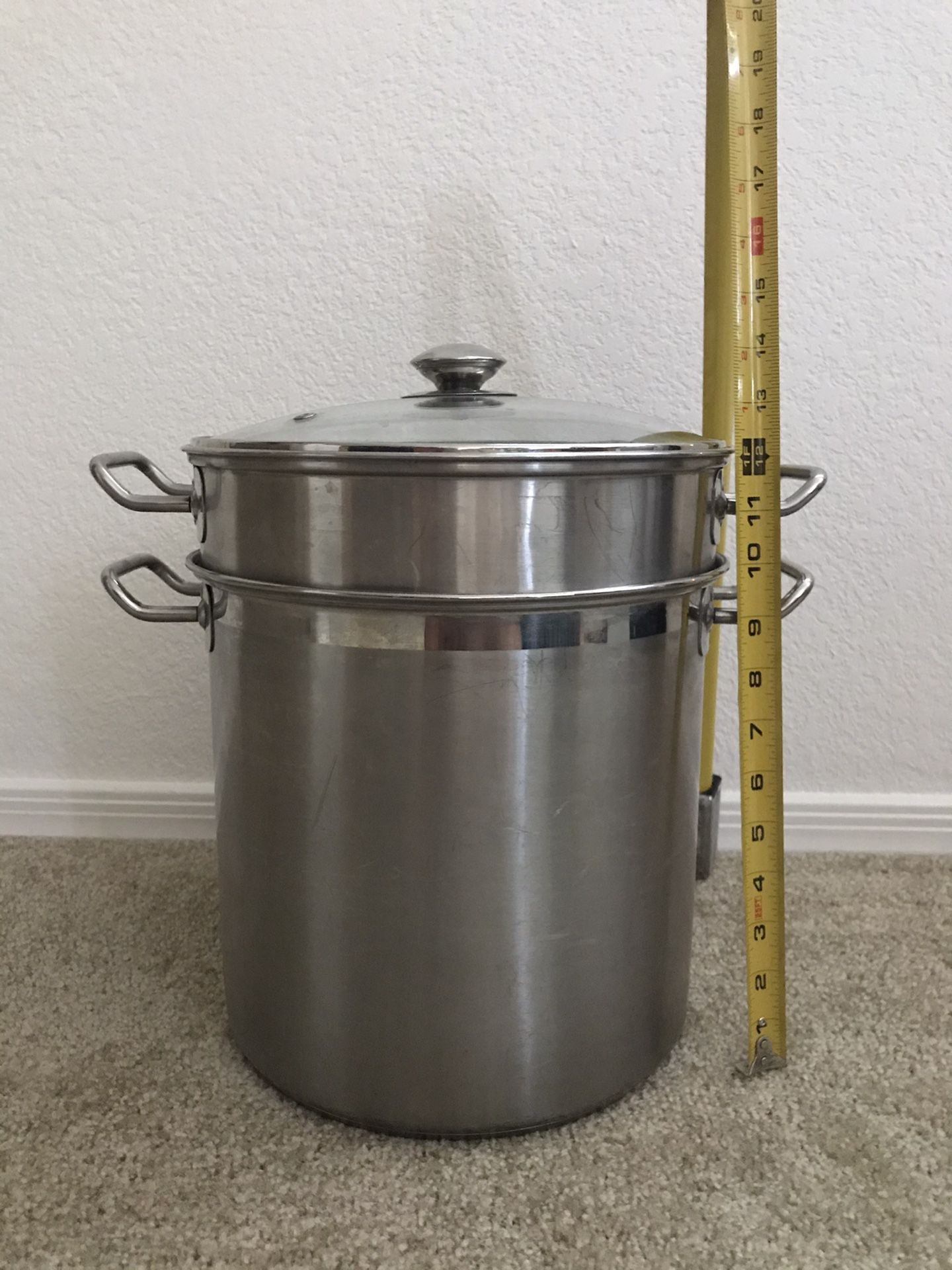 16 qt stock pot with strainer and steamer basket