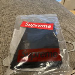 supreme shirt size m