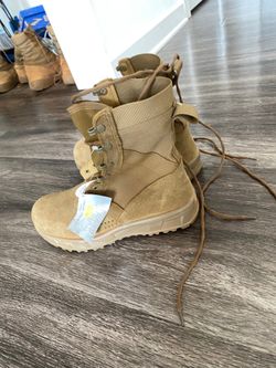 McRae military boots (unused)