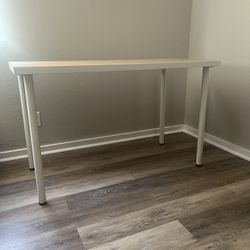 Office Desk With Lamp And Rolling Chair