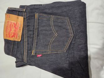 Charcoal levis 501s