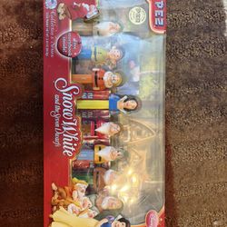 Snow White And The Seven Dwarfs Pez Dispenser