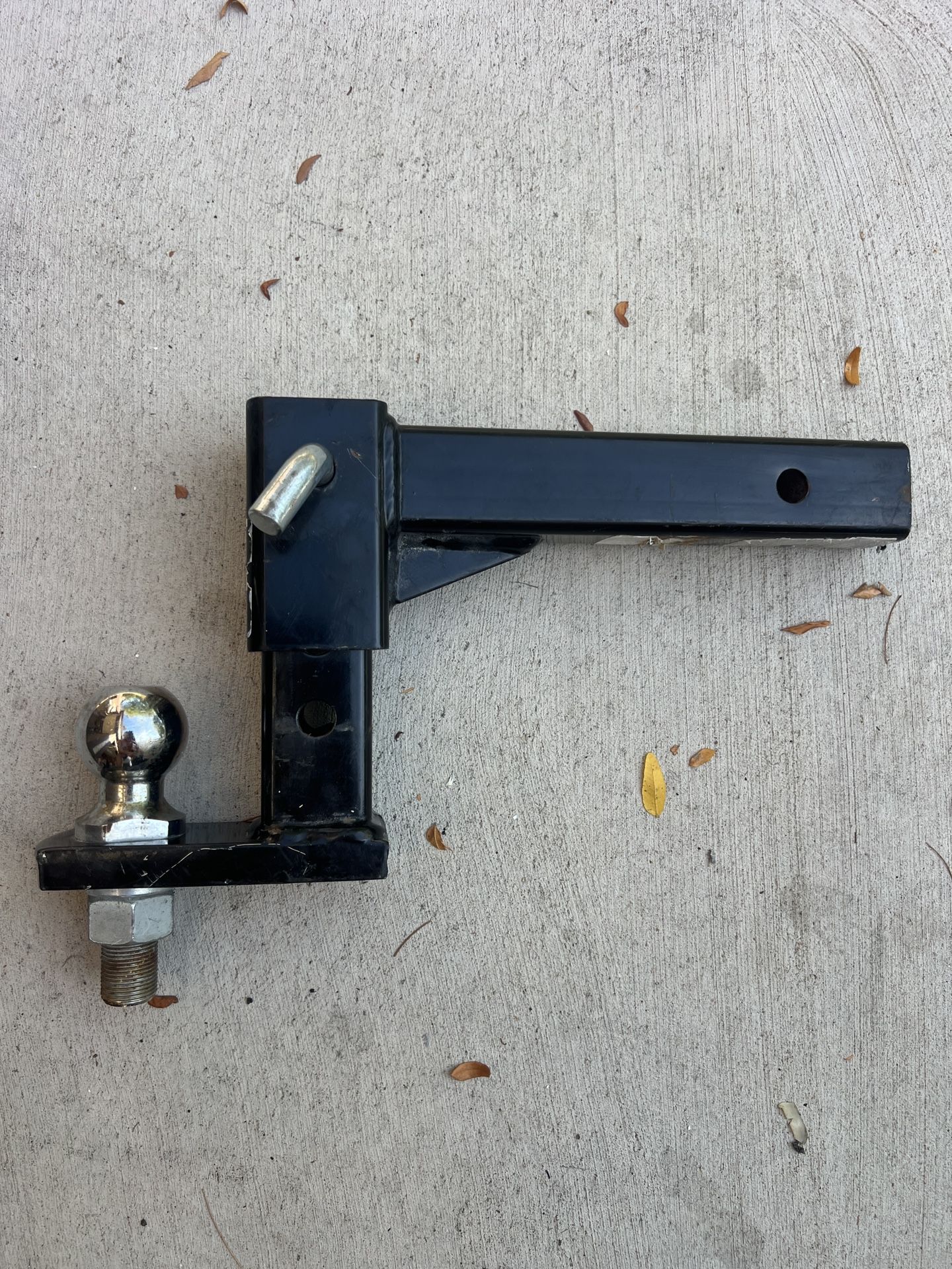 Adjustable hitch with 2"
