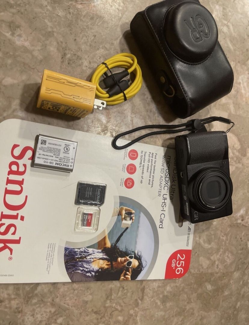 Ricoh GR IIIx HDF 24.2MP APS-C CMOS Sensor Clean With Case 256GB