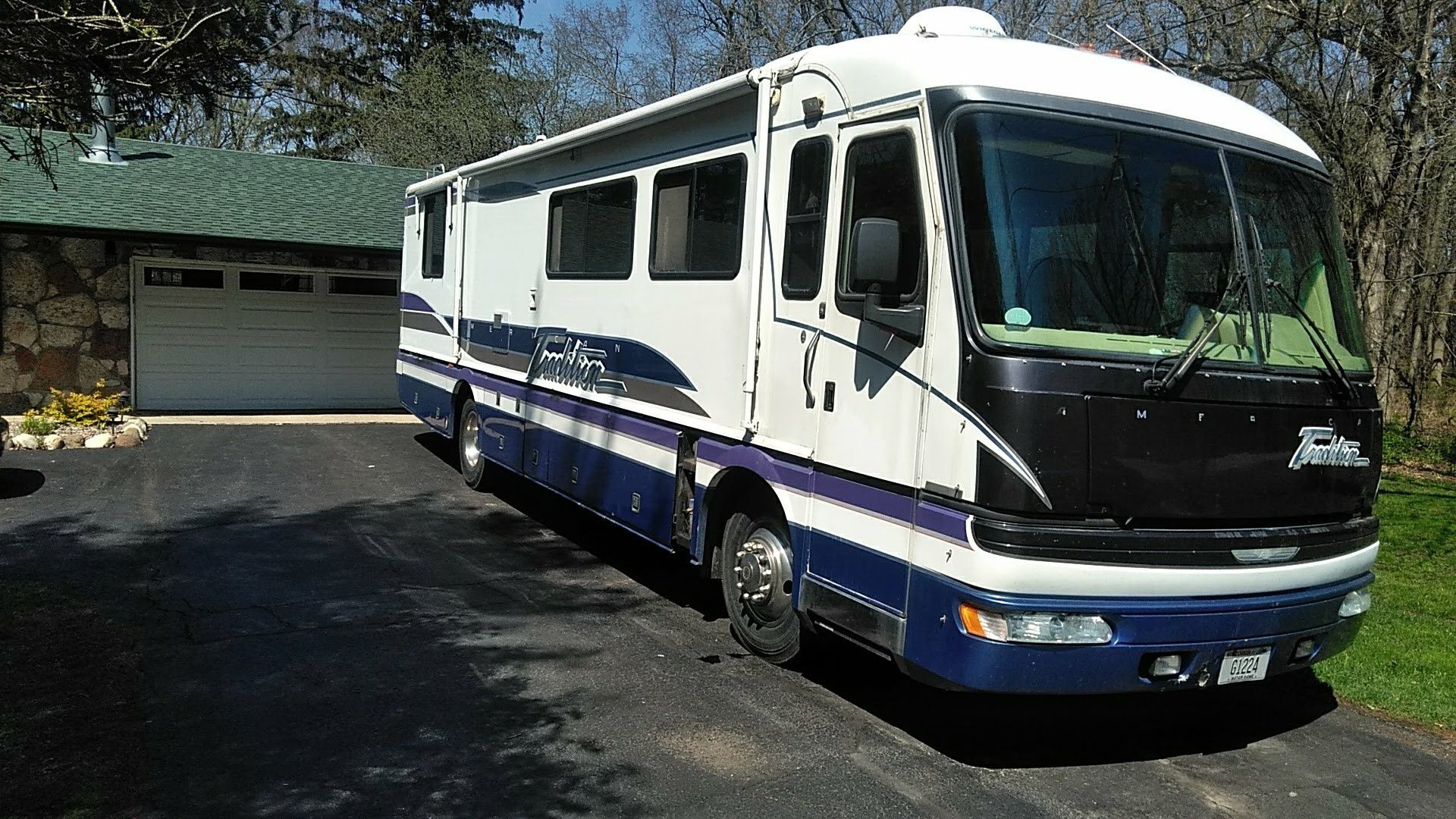1996 Spartan American traditions motorhome with only 13,000 miles