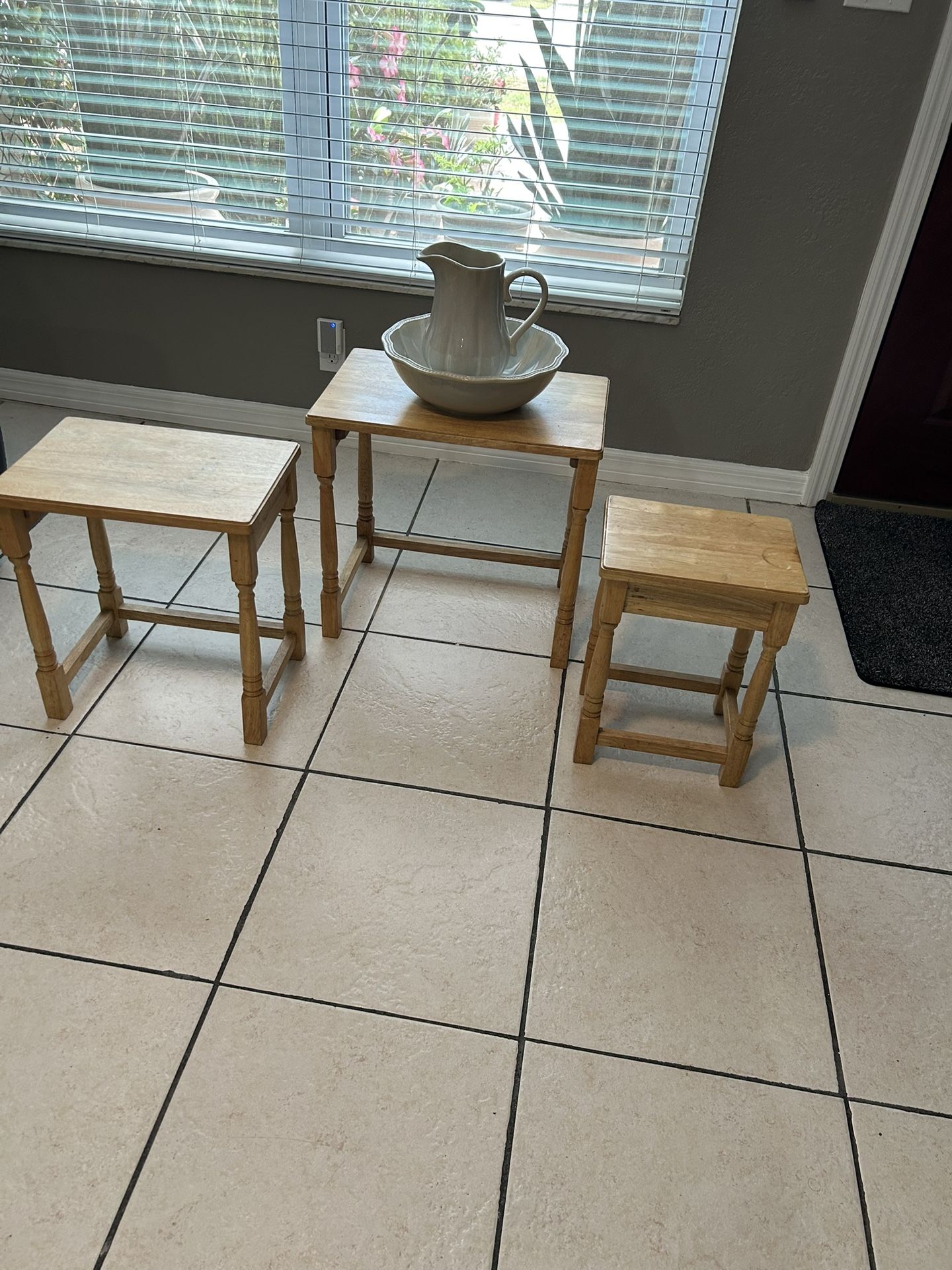 Roku,phone &tablet Table,3 Tables Interlocking, Pitcher And Bowl