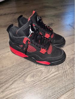Jordan 4s red thunder size 9