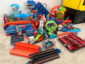 🔥 HUGE HOT WHEELS TRACK & PLAYSET LOT! 🔥