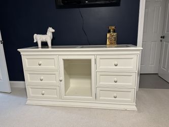 MUST SELL By October 30th! DESIGNER FURNITURE, CONTEMPORARY ART & LUXURY HOME DECOR!