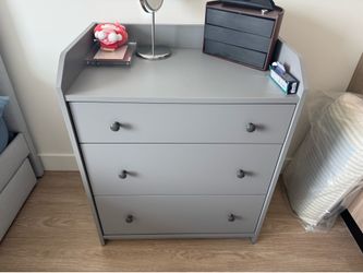 3-drawer Dresser