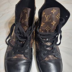 Louis Vuitton Sneakers Size 9