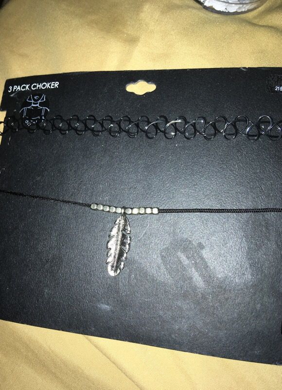 2 chokers