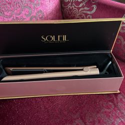 NEW In BOX Ceramic Magnetized Plates Flat Iron By Soleil