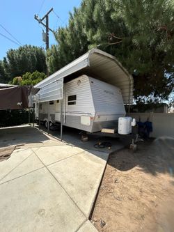 2005  26 feet spring dale Rv trailer