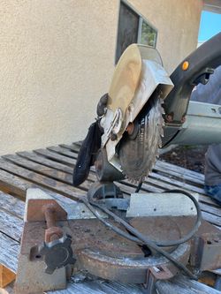 Radial arm saw