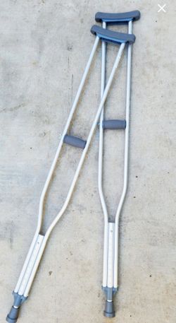 Adult adjustable crutches