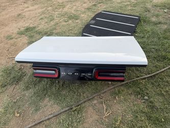 Cajuela para DODGE CHALLENGER 2015 - 2023