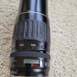 Canon 100-300 Zoom Lens With Soft Case