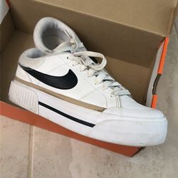 Women’s Nikes