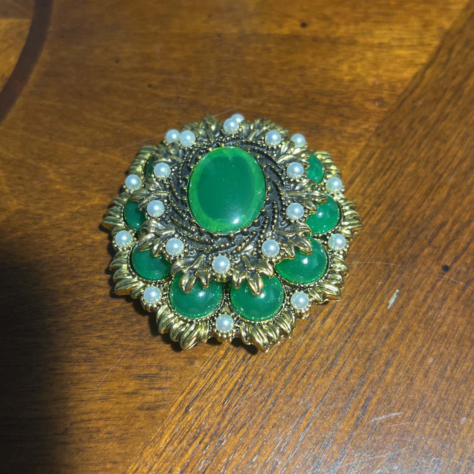 Vintage Brooch , Antique Style Green Glass With small Pearls