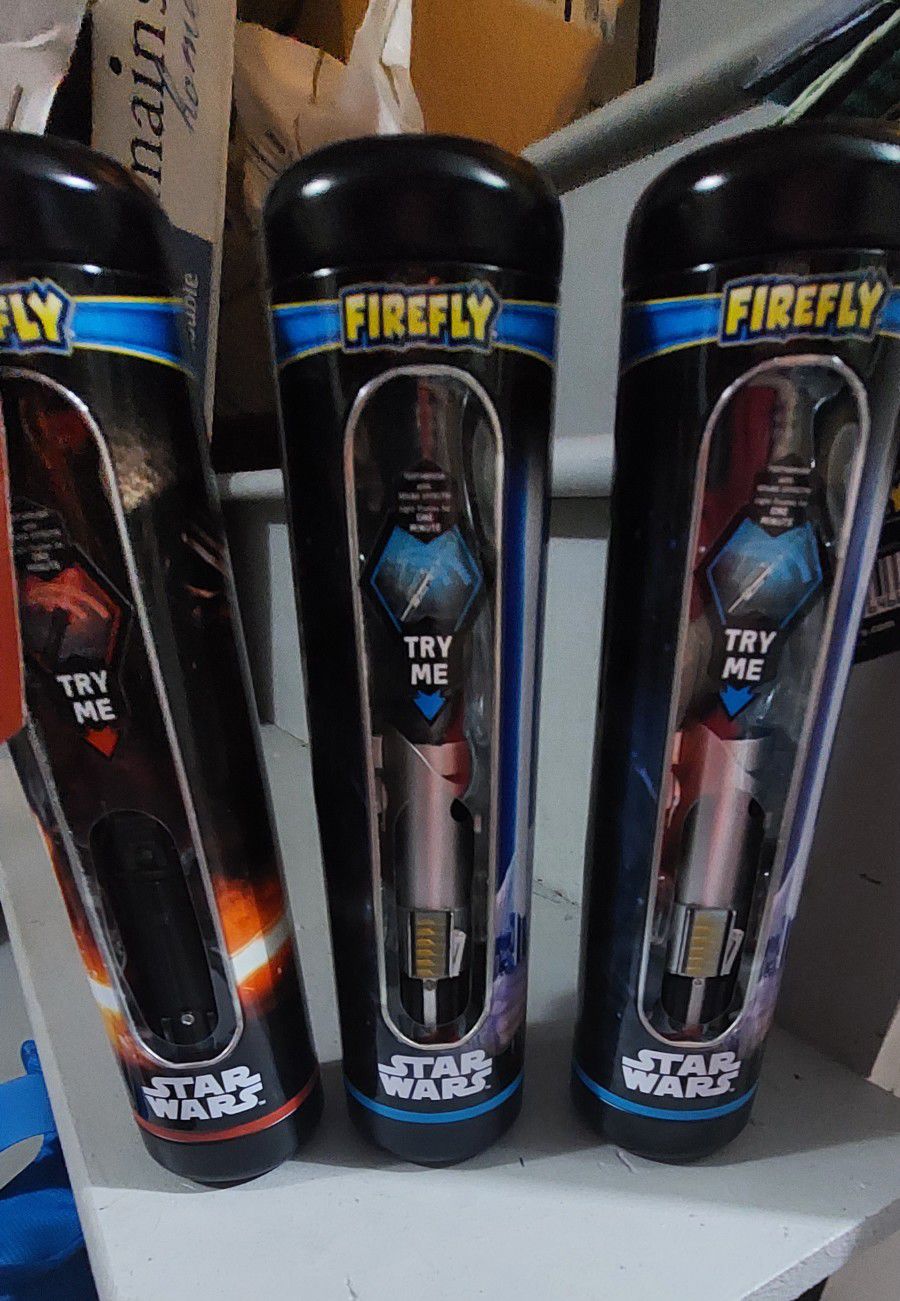 Brand New Firefly Star Wars Lightsaber Soft Toothbrush KYLO REN Gift Tin


