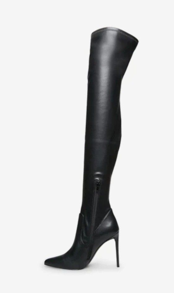 STEVE MADDEN Black Pair Boot Thigh