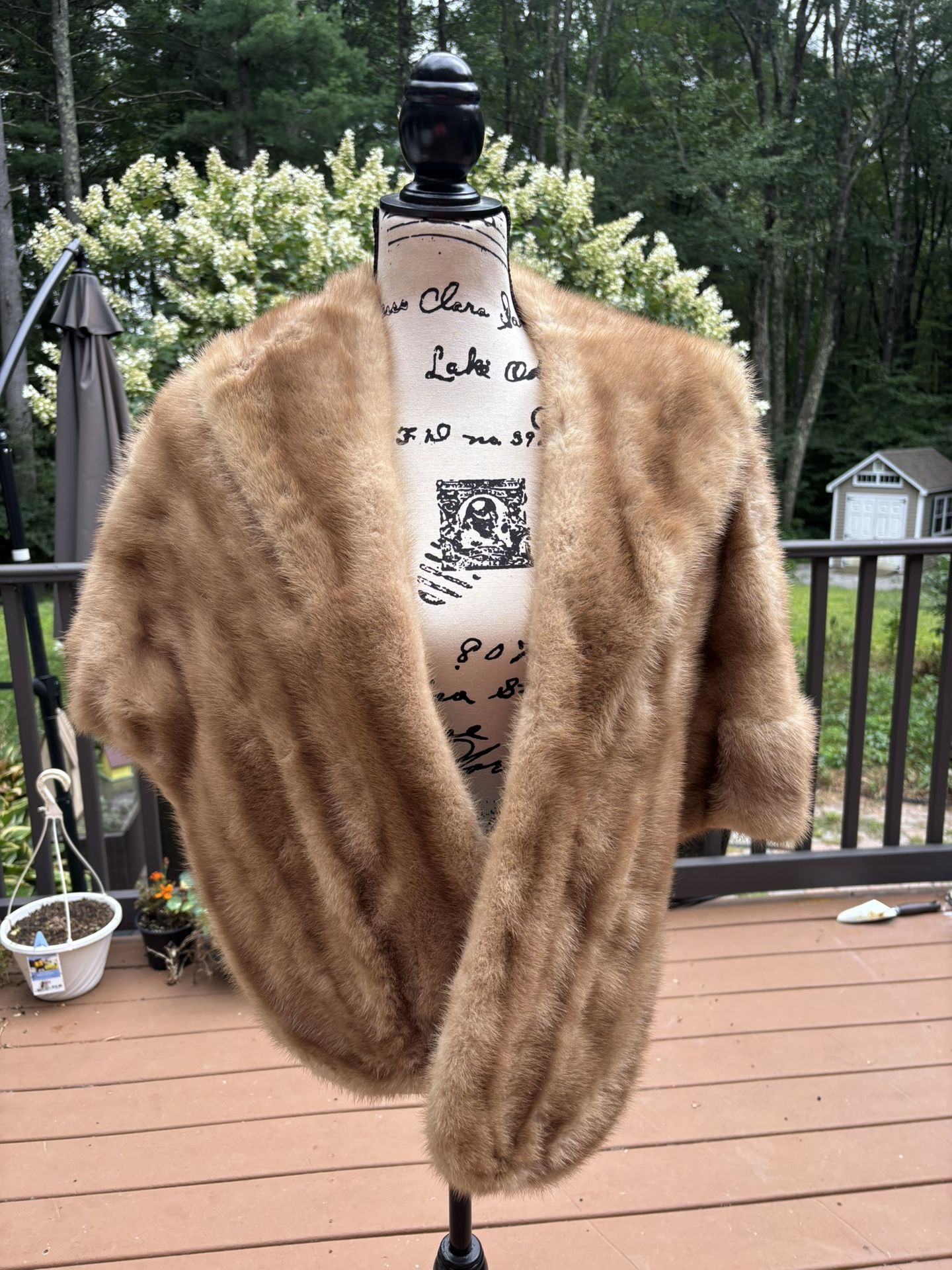 Elegant Vintage Brown Mink Fur Stole