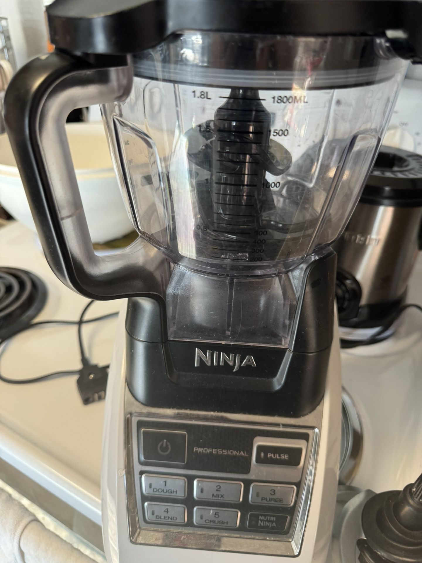 . Sistema de cocina profesional Ninja BL685 de 1200 W