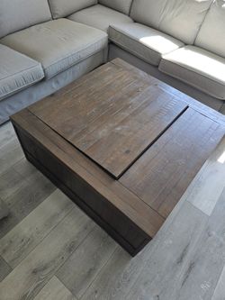 Living space - Rustic Square Lift-Top Coffee Table