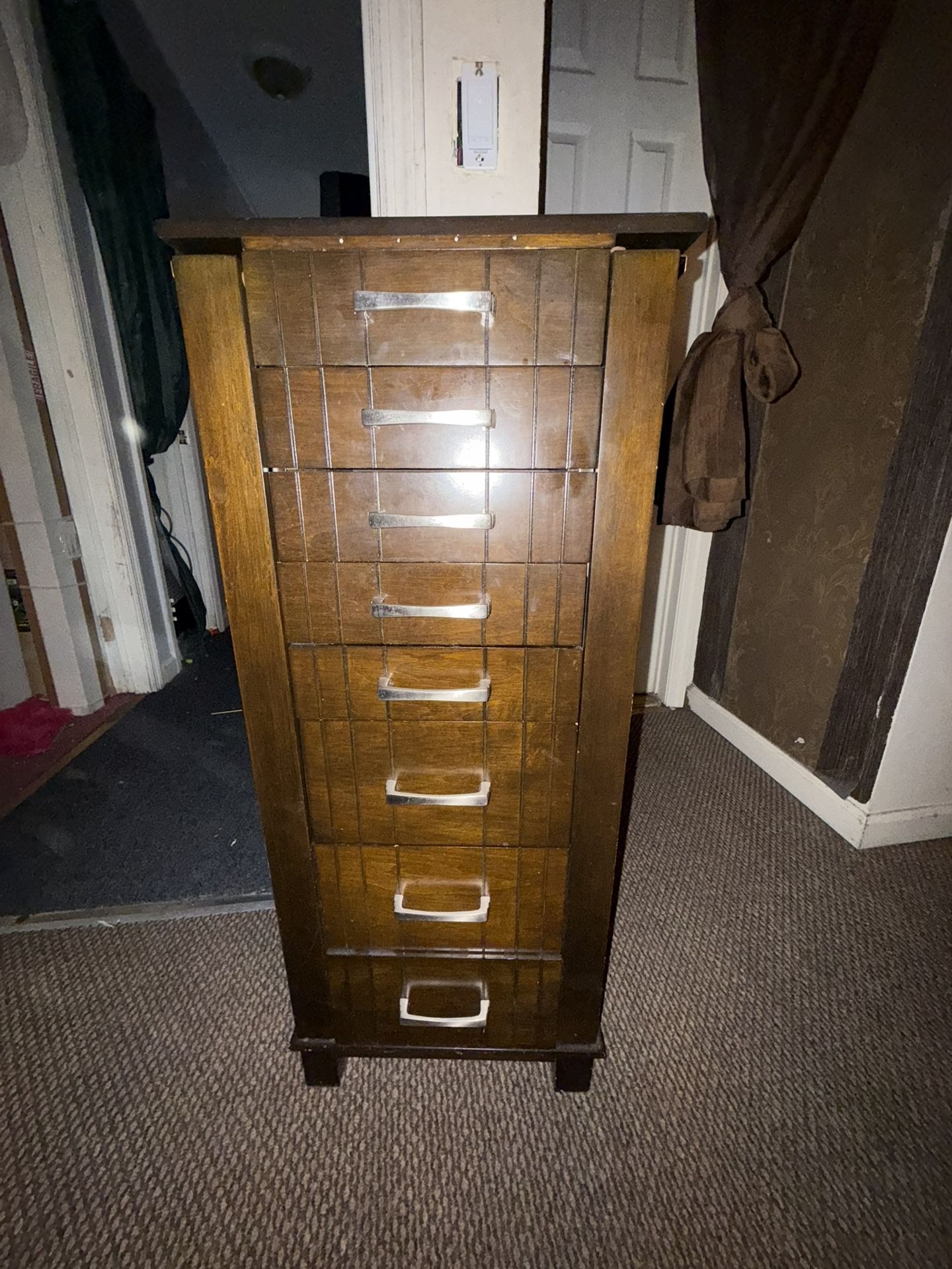 Jewelry dresser 