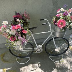 White Metal Outdoor Bike Pot Holder 
