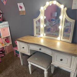 Realyn Two-tone Vanity and Mirror with Stool 