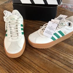 Women’s Adidas Shoes Size 6