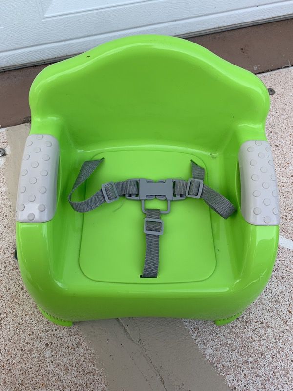 Like new-Booster seat with straps
