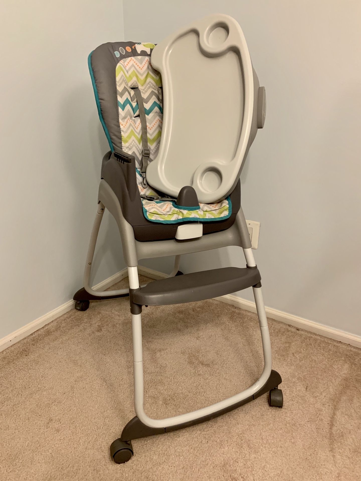 Adjustable Baby High Chair w/ Tray