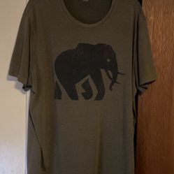 Green Banana Republic men’s XL T shirt