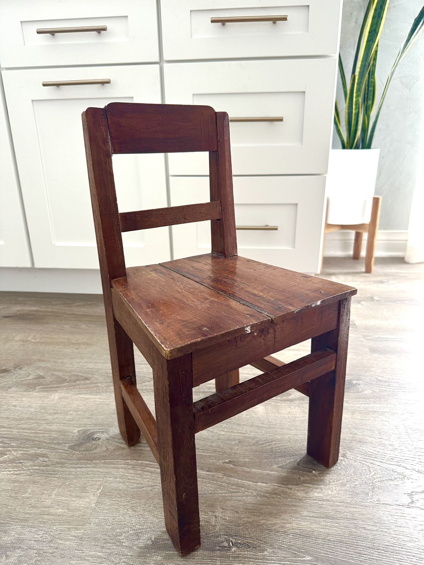 Vintage Wood Kid’s Chair H22/H Seat 12/L11.5/D11 $20