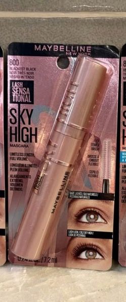 New Maybelline Sky High mascara in 800 Blackest Black. This is the washable formula with flex tower brush