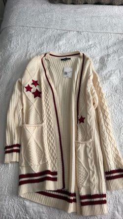 Women’s knot sweater