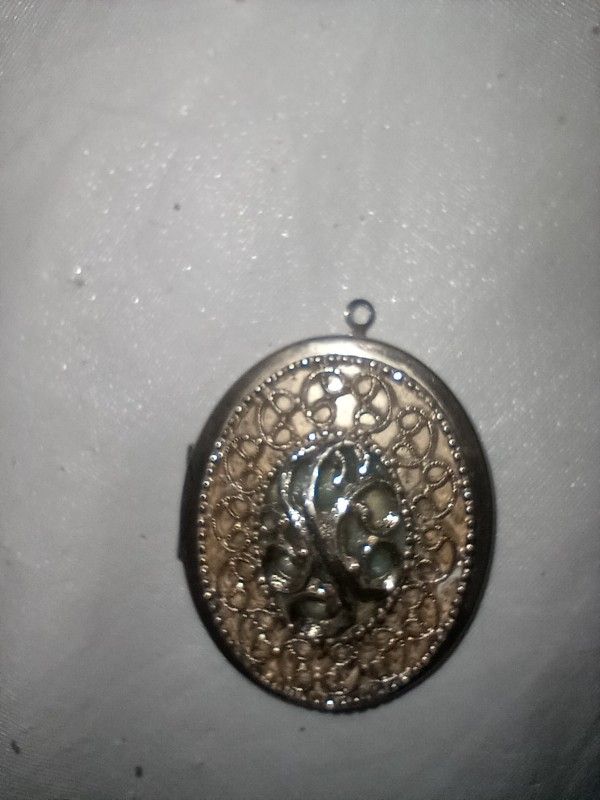 VINTAGE LOCKET