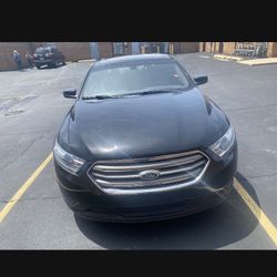 3013 Ford Taurus 