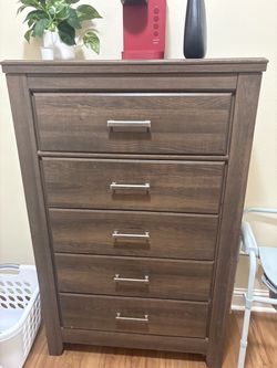 5-Drawer Tall Dresser Chest