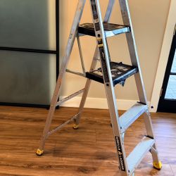 Gorilla Ladders 5.5 ft Aluminum Step Ladder