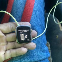 Apple Watch series 4 pink