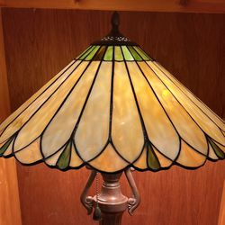 Vintage Tiffany Style Slag Lamp.